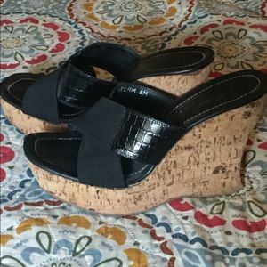 Donald Pliner black wedge shoes