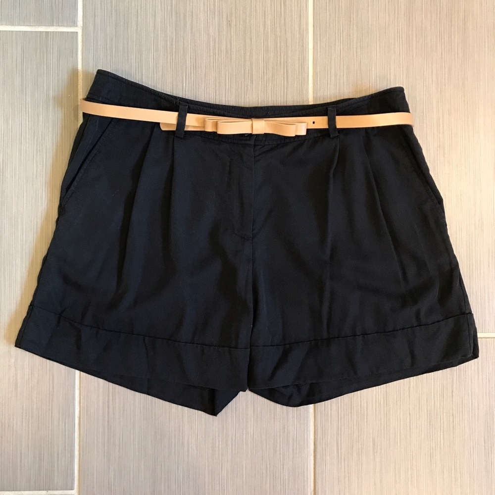 ❌DONATED❌ H&M High Waisted Black Shorts with bow