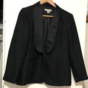 Flower print on beautiful black blazer