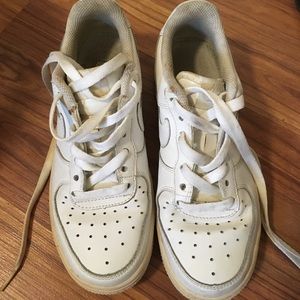 White Nike Air Force size 4Y
