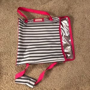 Thirty-One pizza carrier