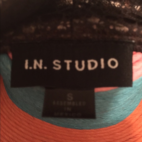 Jacket - Picture 4 of 4