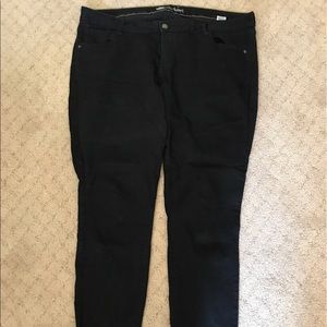 Hi rise rockstar black skinny jeans!!🌺🌺