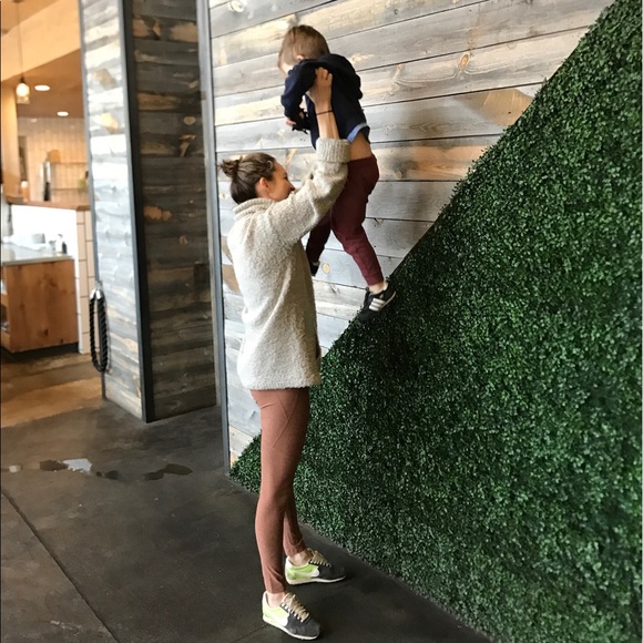 Meet your Posher, Jen - Picture 1 of 1