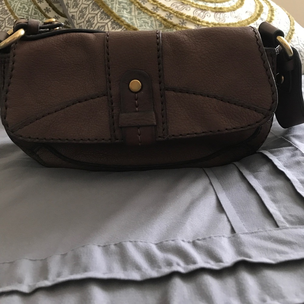 Small brown Fossil shoulder bag.