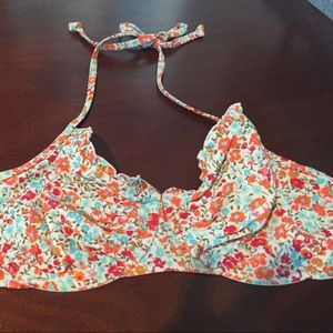 Floral bikini top with ruffle detail