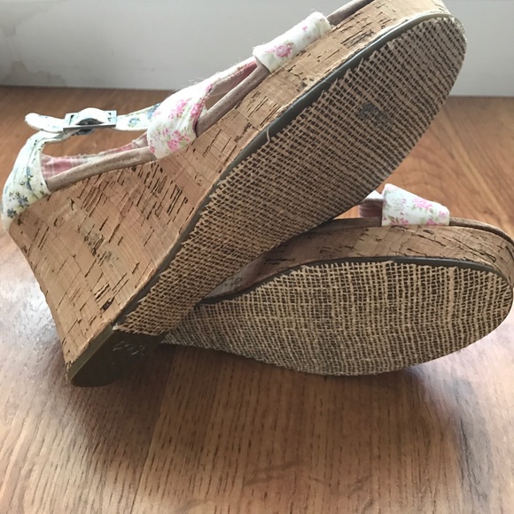 19 off toms shoes brand new shabby chic toms wedges 19 off toms shoes brand new shabby chic toms wedges