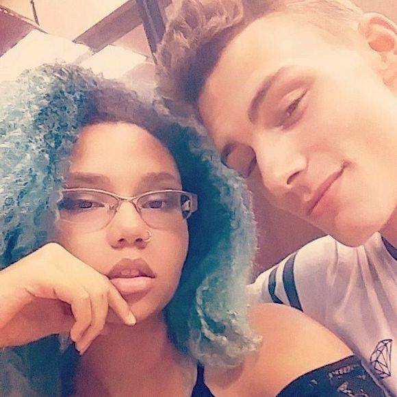 Meet your Posher, Kadeja - Picture 1 of 1