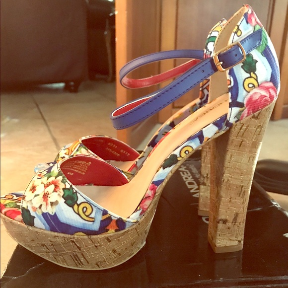 Platform Shoes - Picture 4 of 4