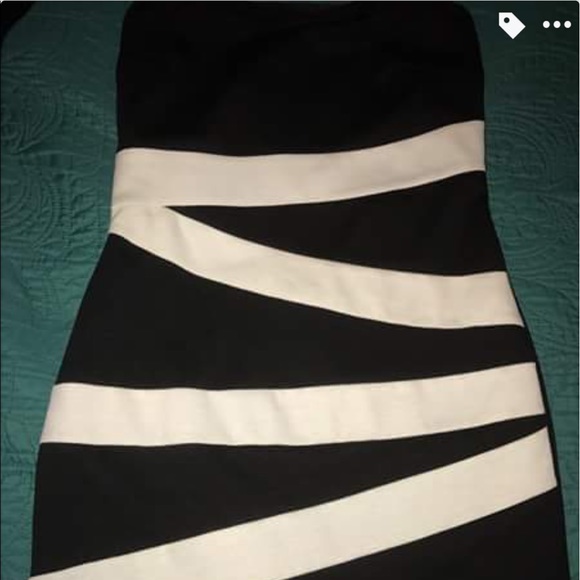 Dresses - Picture 2 of 4