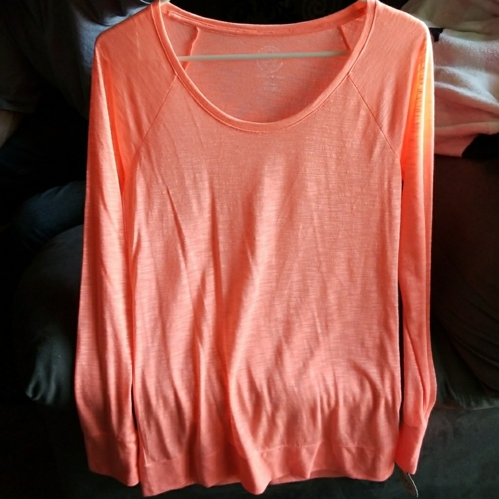 🌹NEW🌹 Vibrant coral long sleeve top