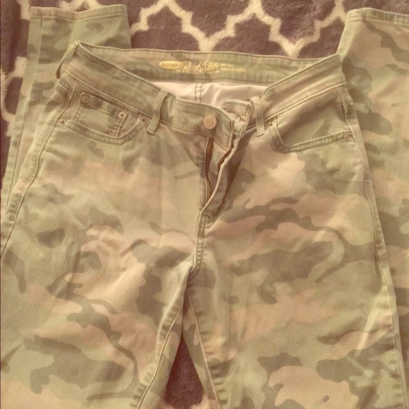 Old navy Camouflage low waist pants - Picture 1 of 3