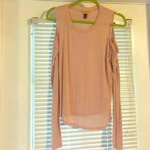 Light pink shoulder peep