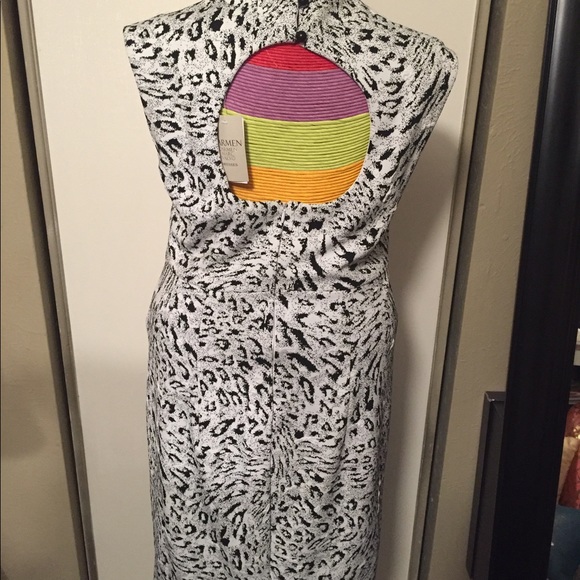 Dress - Picture 2 of 4