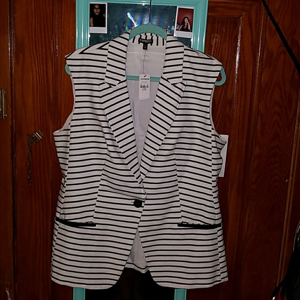 Express sleeveless blazer