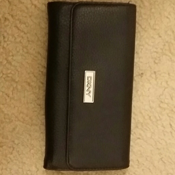 Dkny Handbags - DKNY leather wallet