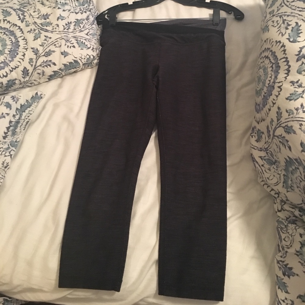 Lululemon size 4 crops - straight leg