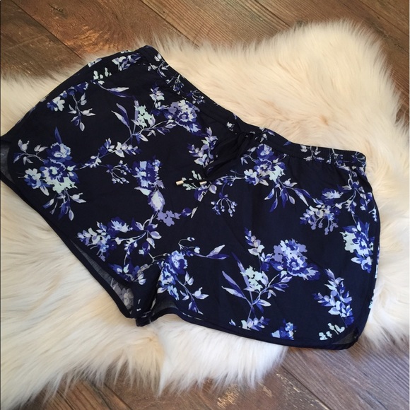GAP Pants - Gap Floral Shorts