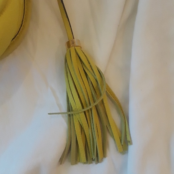 Isaac Mizrahi Yellow Shoulder Bag - Picture 4 of 7