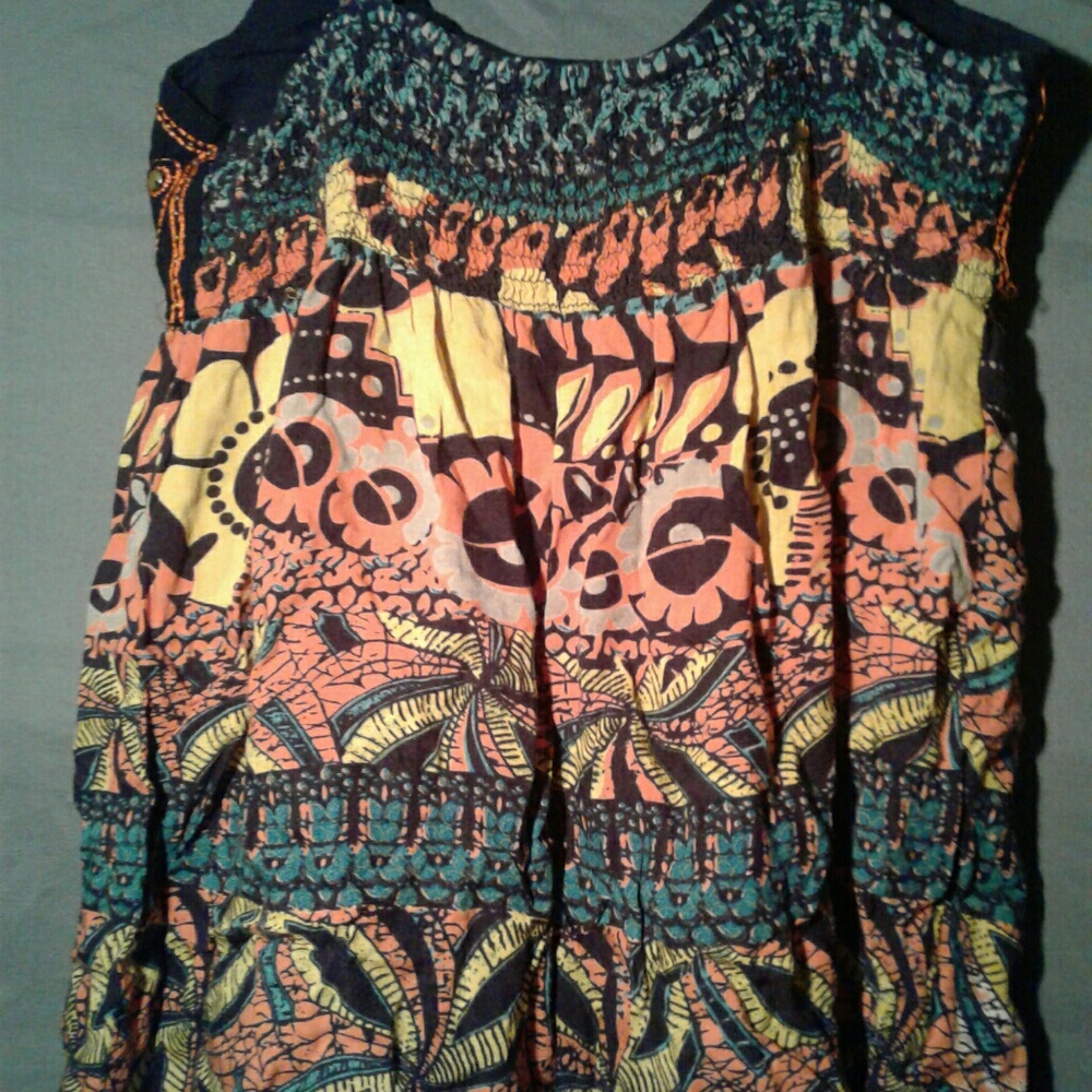 Colorful & Comfortable Top - Picture 4 of 4