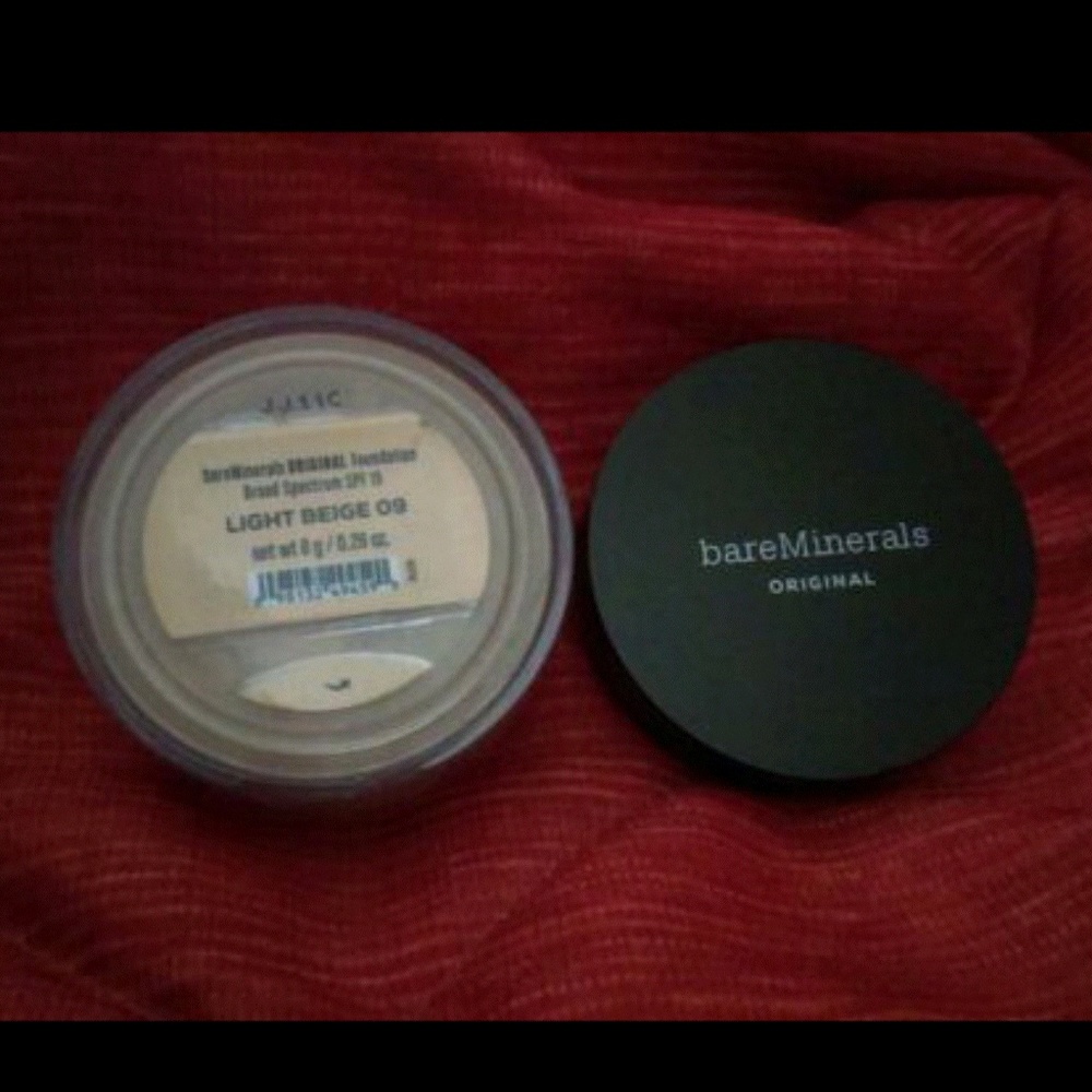 bareMinerals Powder in Light Beige SPF 15 - NEW
