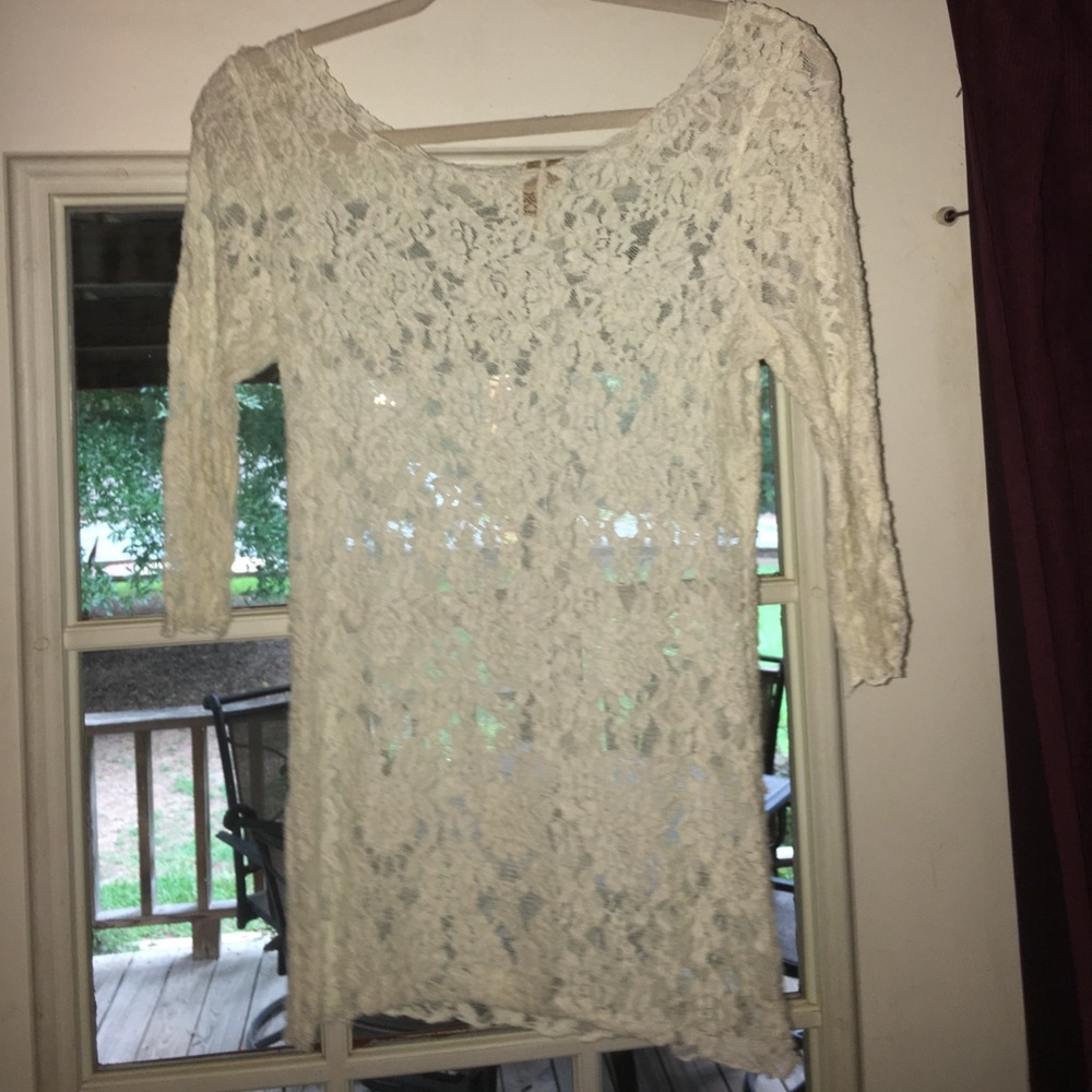 BKE Lace 3/4 length sleeve top