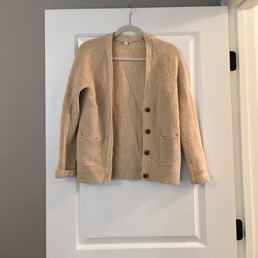 Gap sweater