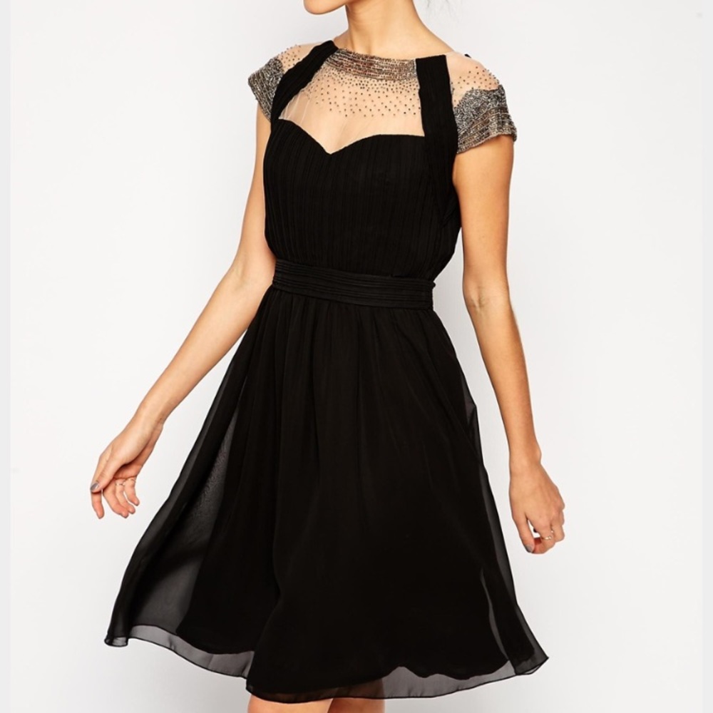 Little mistress embellished sweet♥️ halter dress
