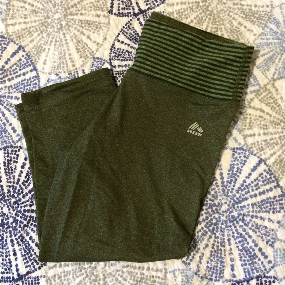 Closet Closing ! Reebok Workout Capri
