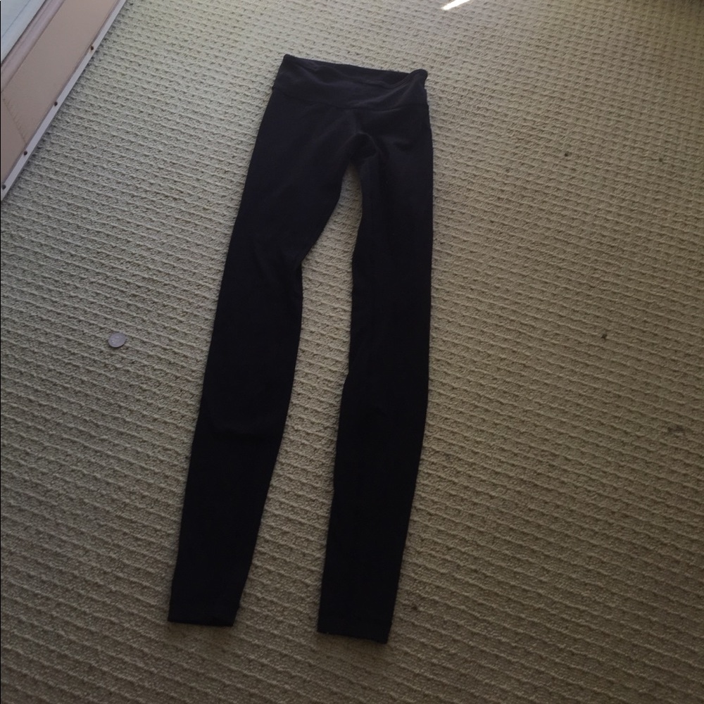 Black lululemon leggings