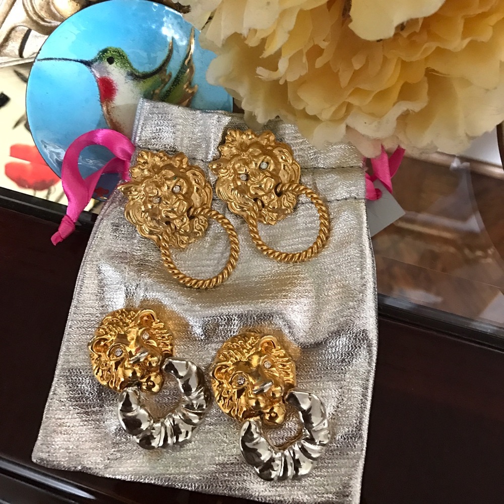 🆕⬇️Anne Klein Vintage earringsLions head