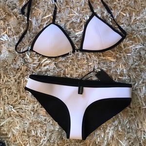 Triangl bikini set NWT