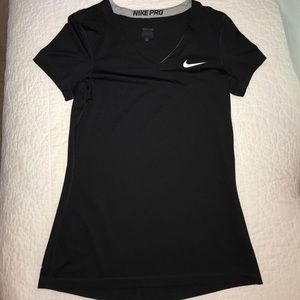 NIKE pro v-neck tee