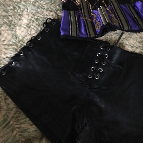 Just us leather shorts - Picture 2 of 4