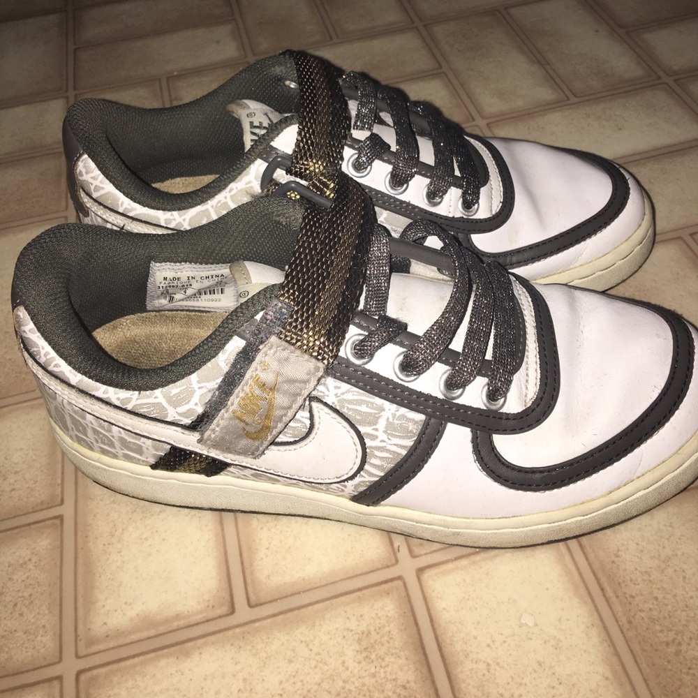 Women's Nike sneakers