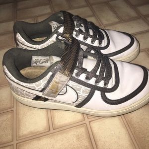 Women's Nike sneakers