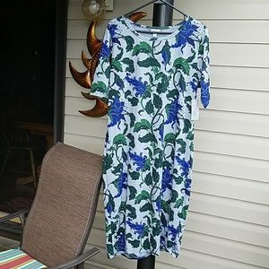 Lularoe  NWT  Floral Julia 2x