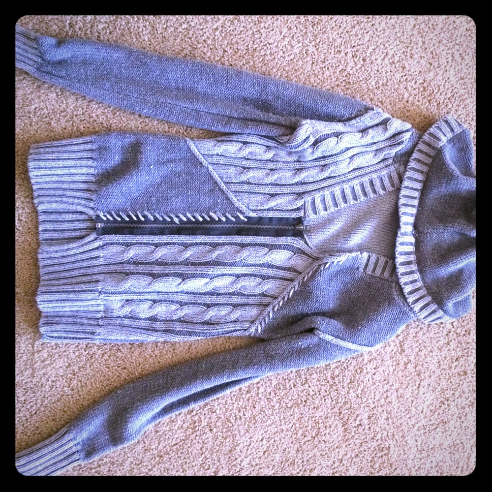 Sweater with zipper