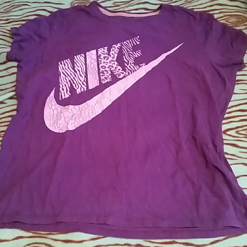 CLEARANCE! nike top