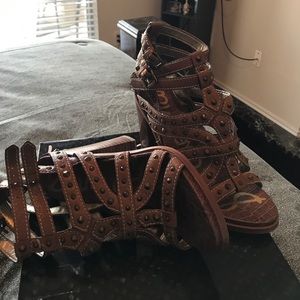 Beautiful Brown strap sandals