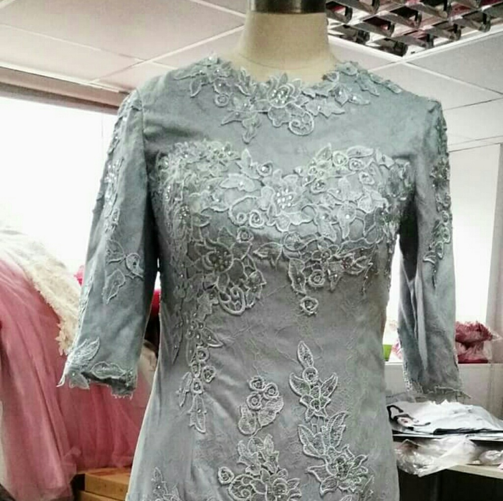 Beautiful grey silver mermaid dress with 3D lace