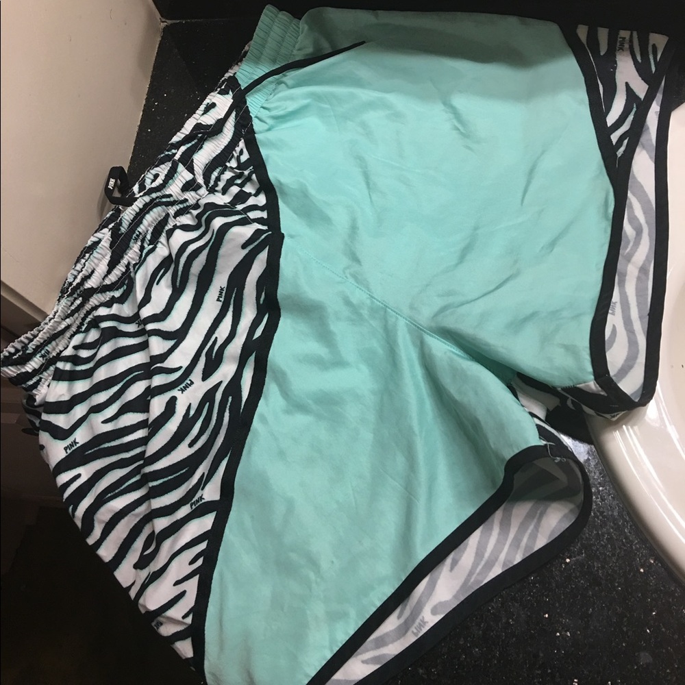 Pink shorts (s)