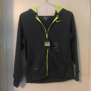 Brand New Nike jacket. BOYS XL