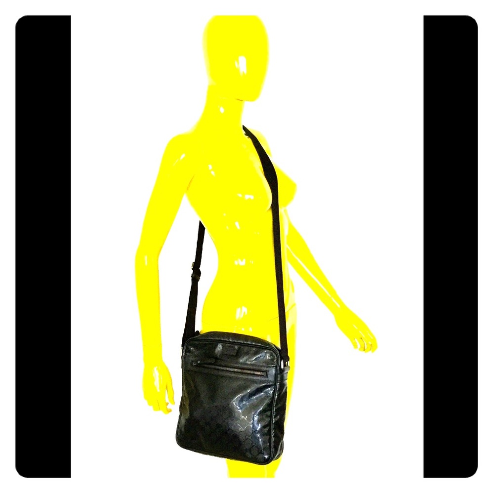 GUCCI Black GG IMPRIME Messenger Bag