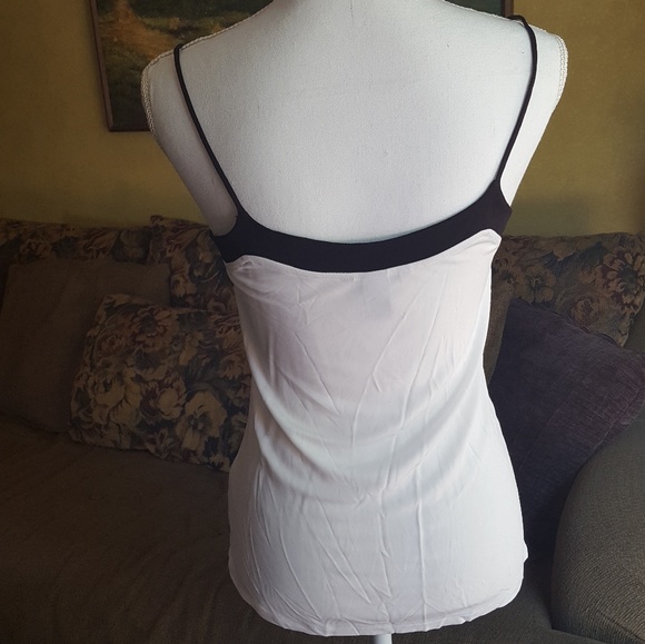 Silky 💋 Tank - Picture 2 of 2