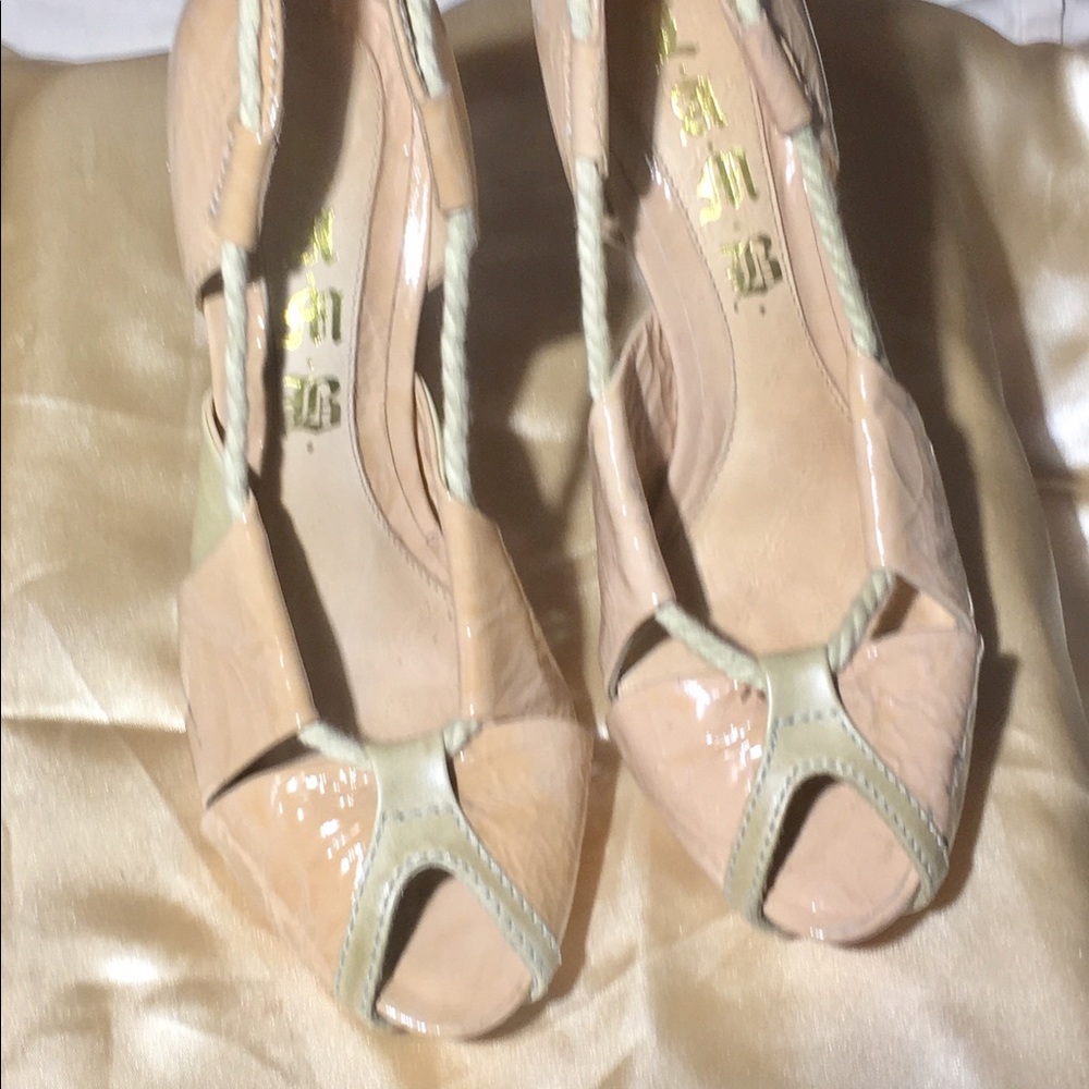 L..A.M.B nude pumps size 6