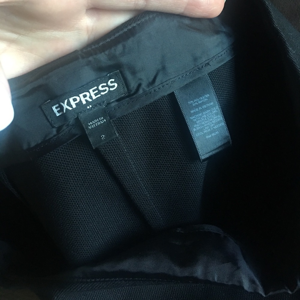 Express Black mini skirt with pockets size 2 - Picture 2 of 3