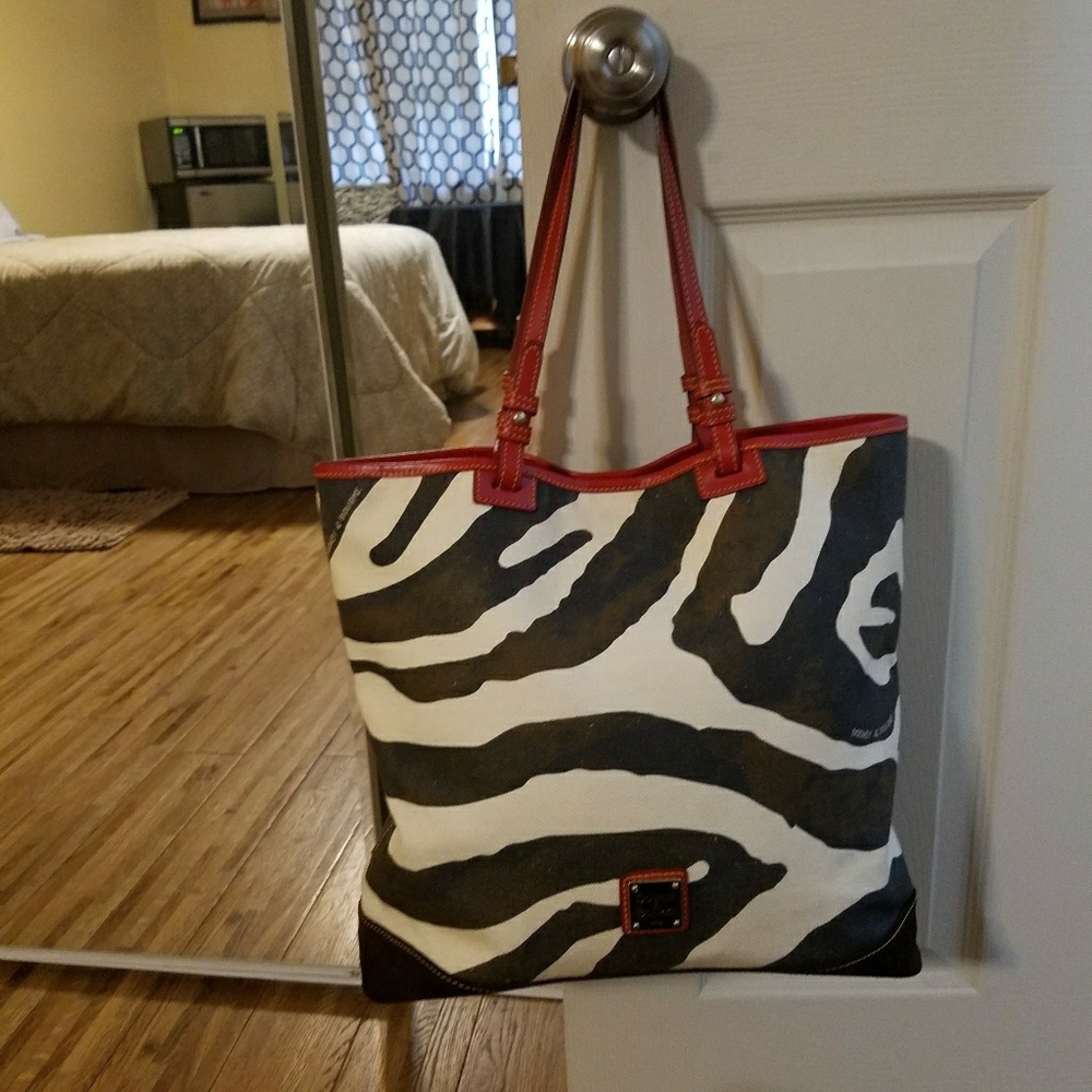 Dooney & Bourke Large tote