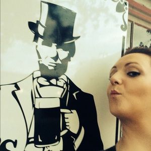 Meet your Posher, Stephanie