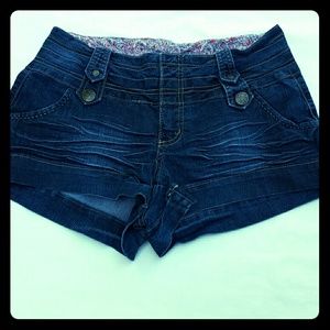 Boom Boom Jeans 4 pockets short Size 7  juniors